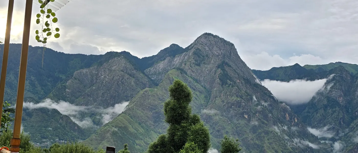 Himalayan peak wrapped in cloud
